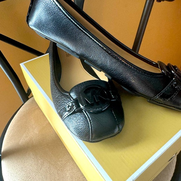 Michael Kors Moccasins- Black Leather - Picture 6 of 11